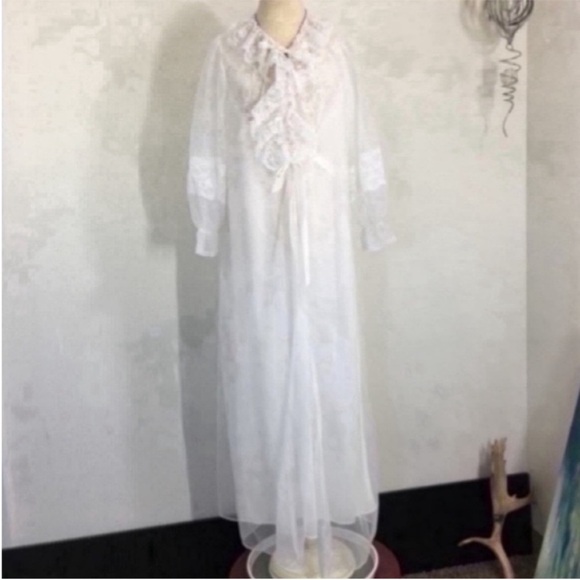 Vintage 1960’s Nightgown Set by Secret Accents 
Glamorous White Sheer and Lace - Picture 1 of 9